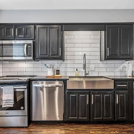 Luxe Condo In City Center Waco Exterior photo