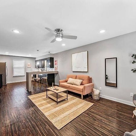 Luxe Condo In City Center Waco Exterior photo