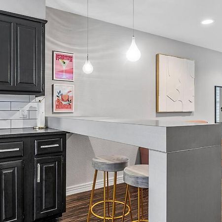 Luxe Condo In City Center Waco Exterior photo